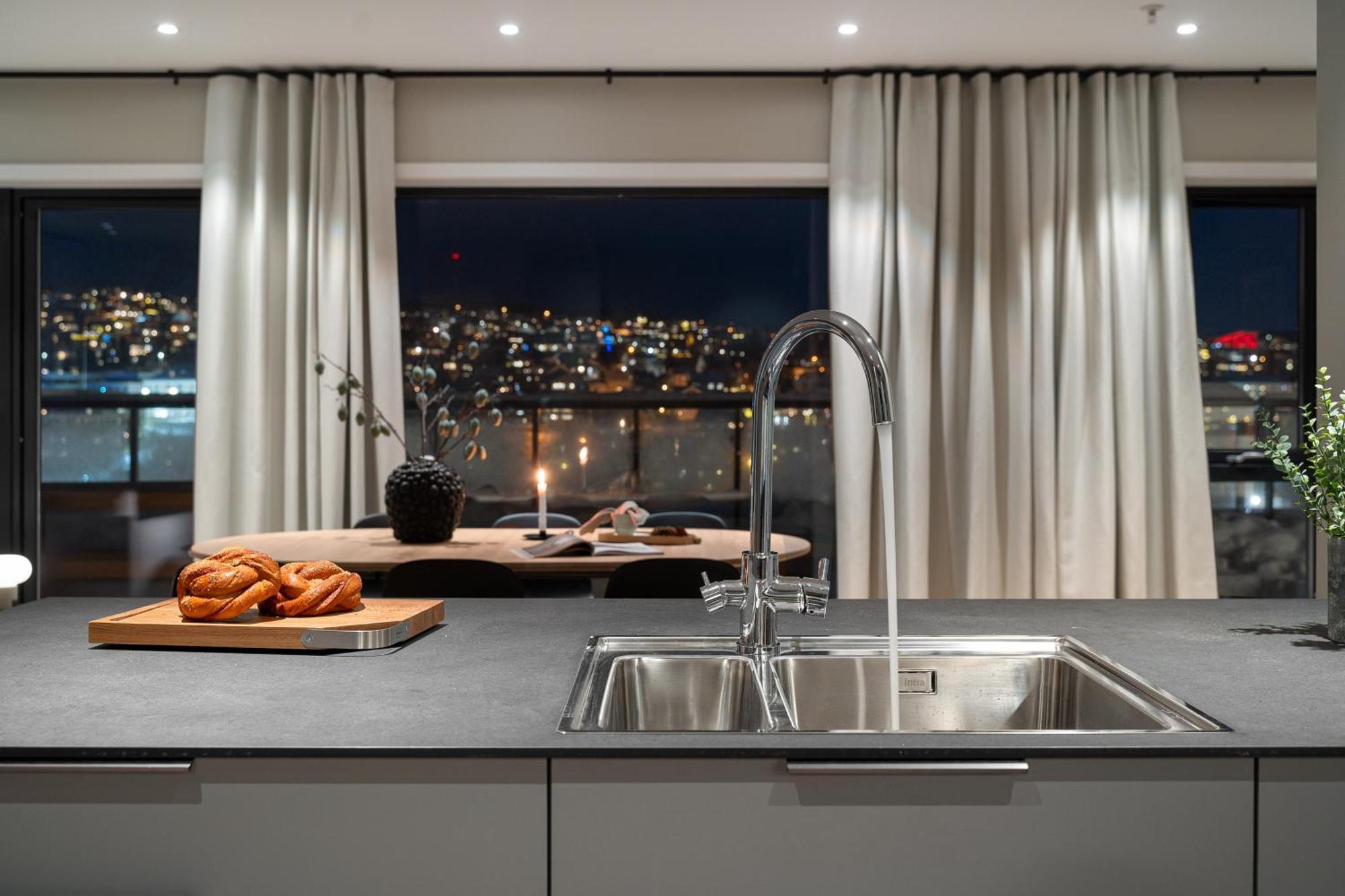 Premium Penthouse Sea & Mountain View *