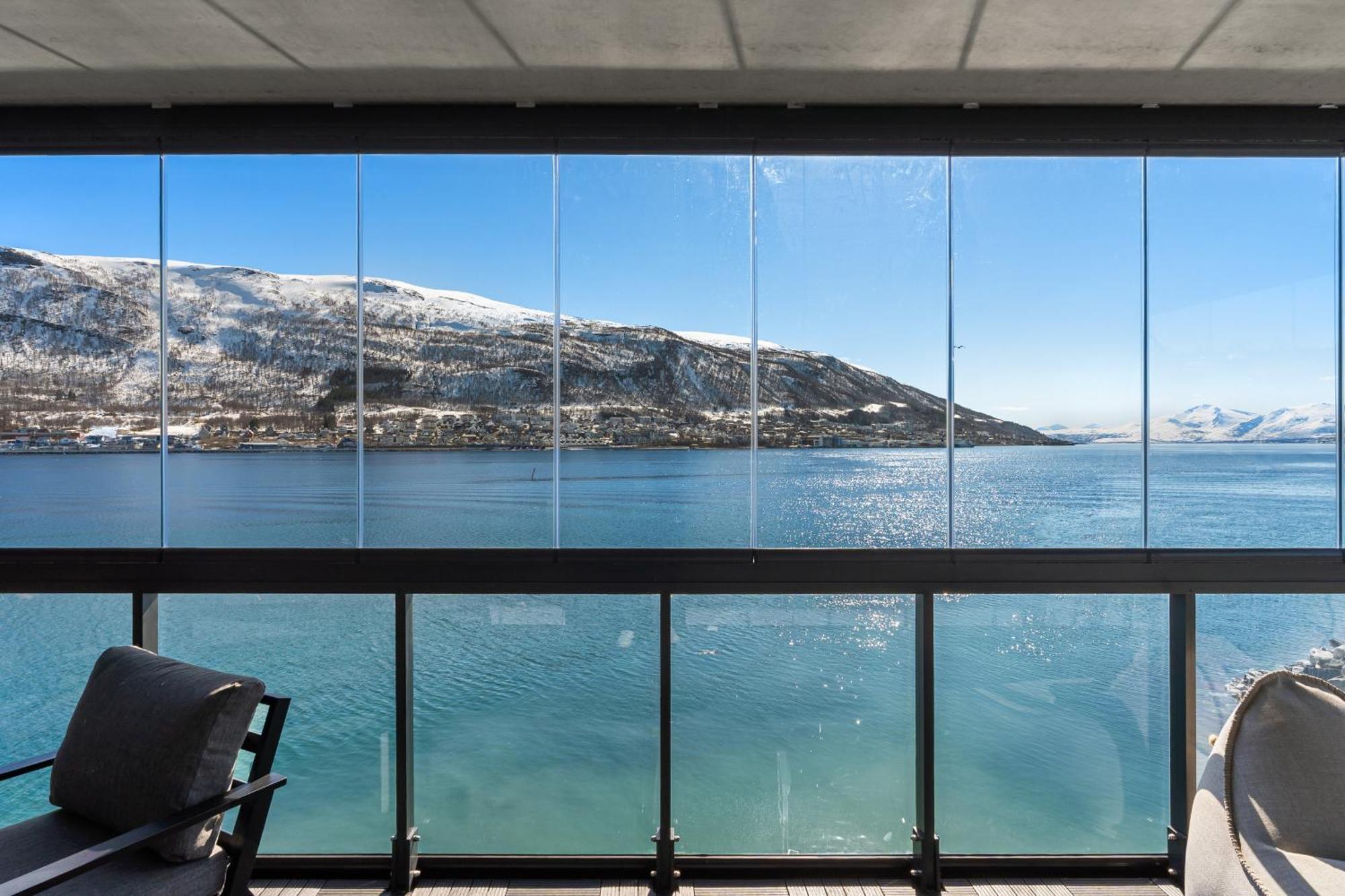 Premium Penthouse Sea & Mountain View *